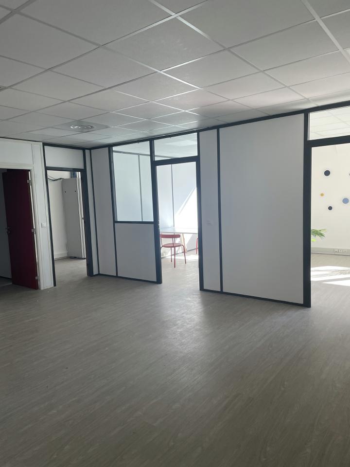 Bureau Saint Thibault des Vignes 920m² Location bureau Saint Thibault des Vignes Seine-et-Marne OLBUR2205551 3